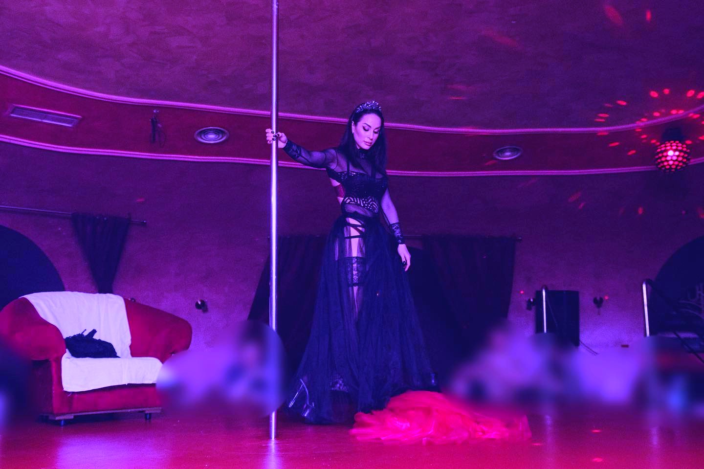 Gentleman Club - מועדון חשפנות VIP בבוקרשט